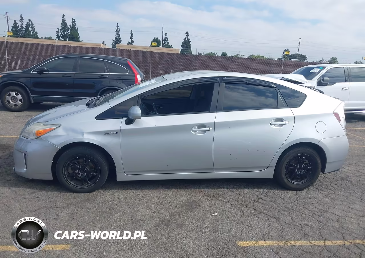 2015 Toyota Prius Three VIN:JTDKN3DU9F0398598 - 14