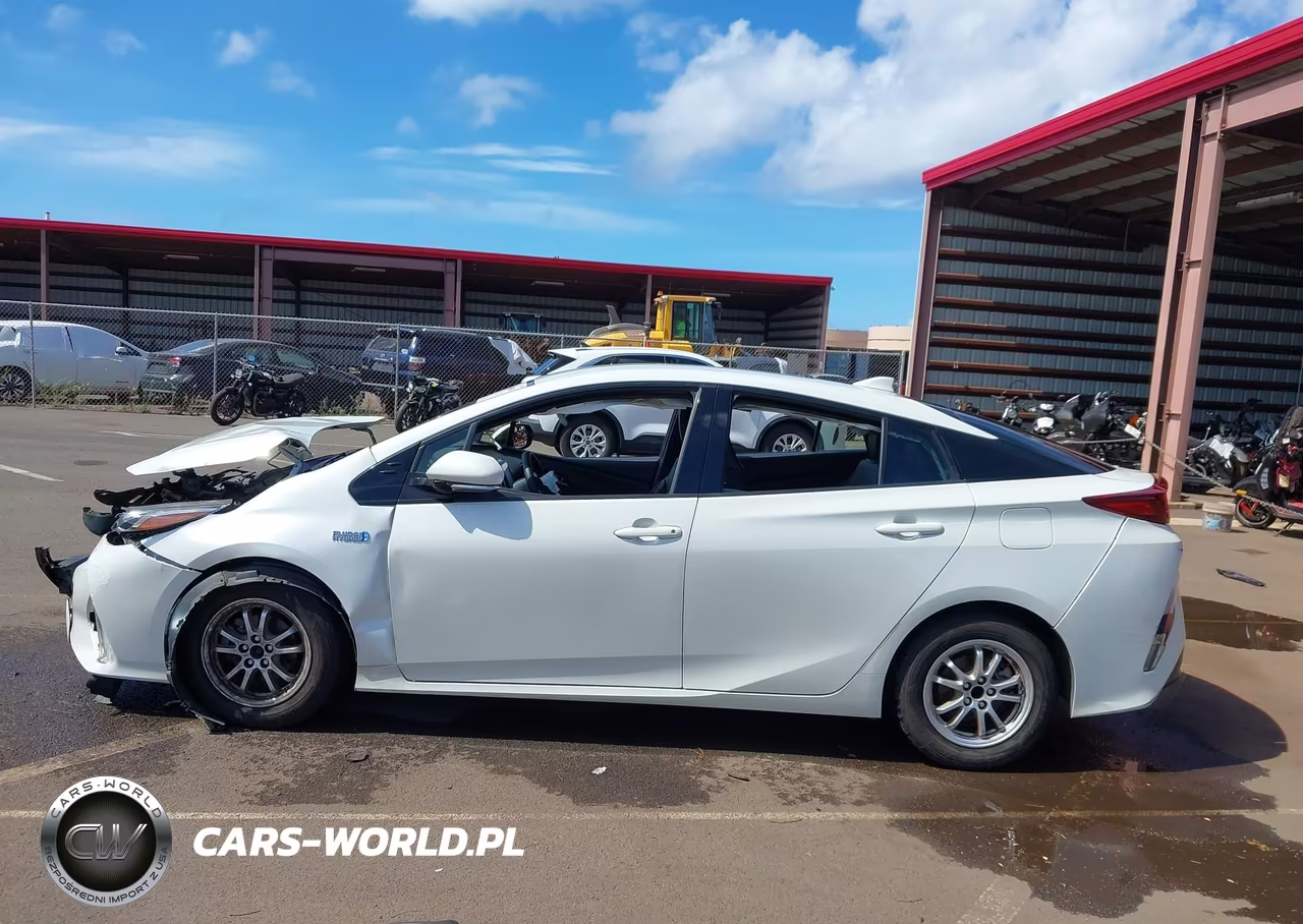 2018 Toyota Prius Prime Advanced-Plus-Premium VIN:JTDKARFPXJ3068451 - 15