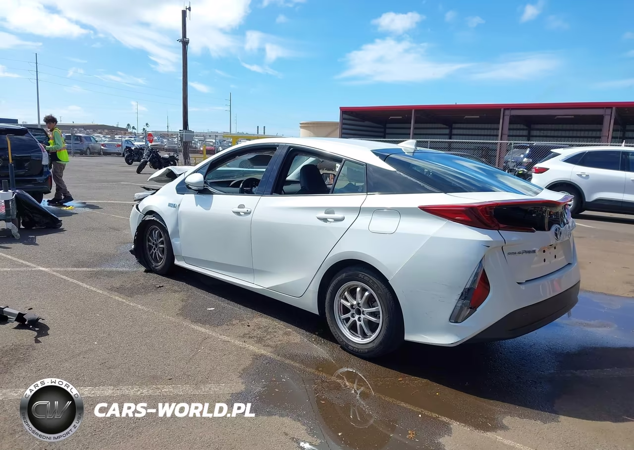2018 Toyota Prius Prime Advanced-Plus-Premium VIN:JTDKARFPXJ3068451 - 3