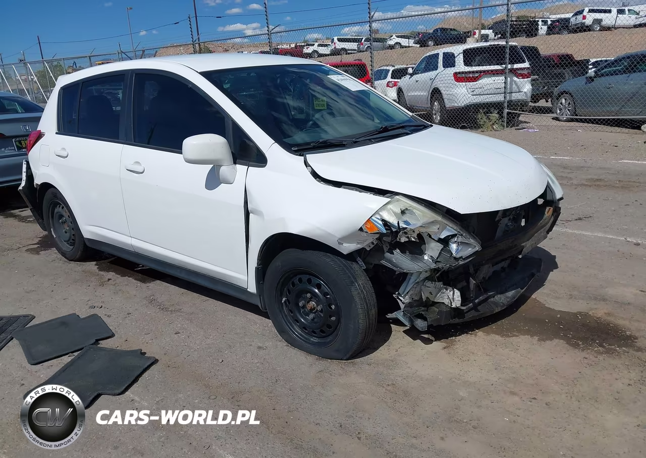 2012 Nissan Versa 1.8 S – zdjęcie 1 z 17
