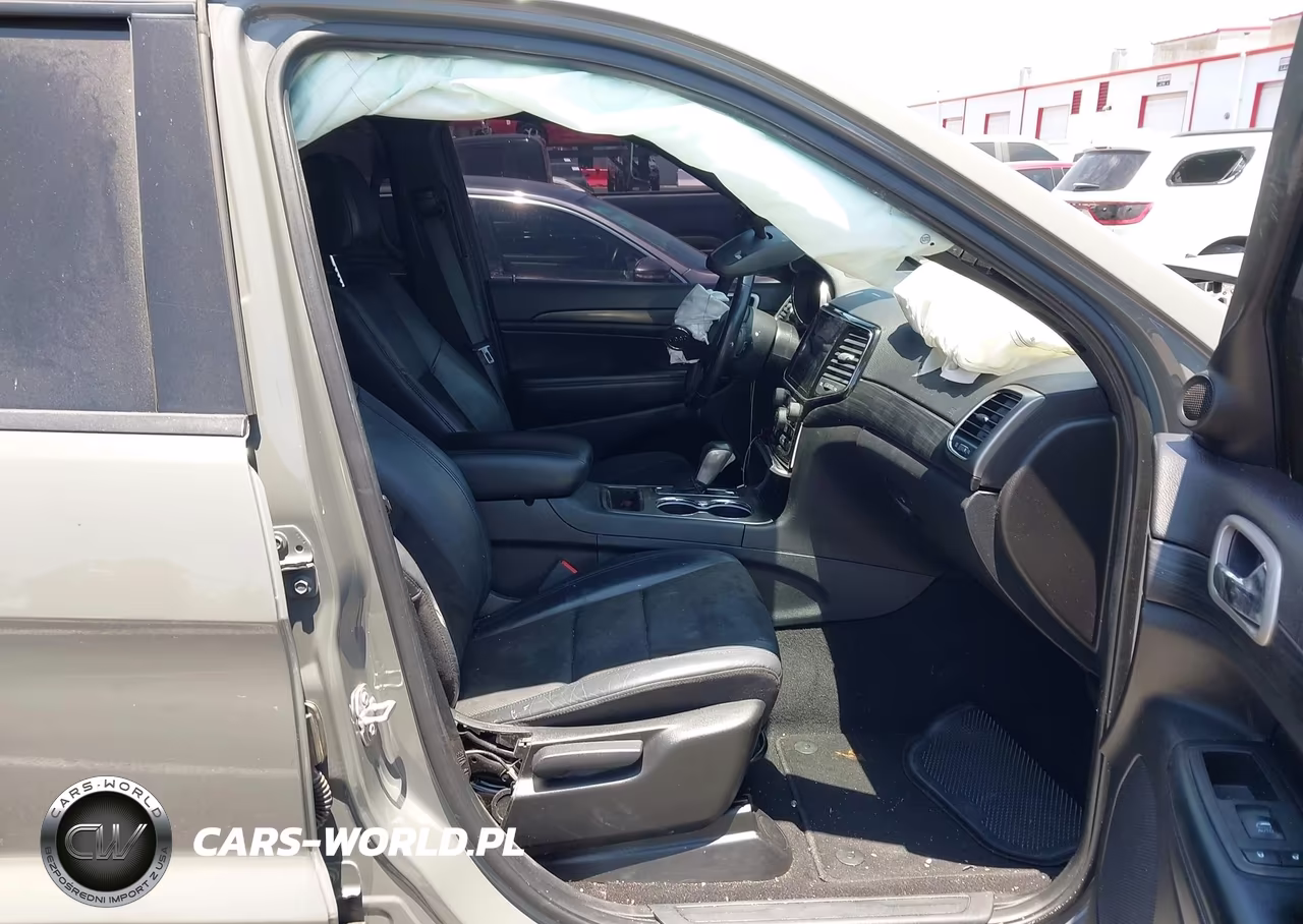 2020 Jeep Grand Cherokee Altitude 4X2 VIN:1C4RJEAGXLC365382 - 5