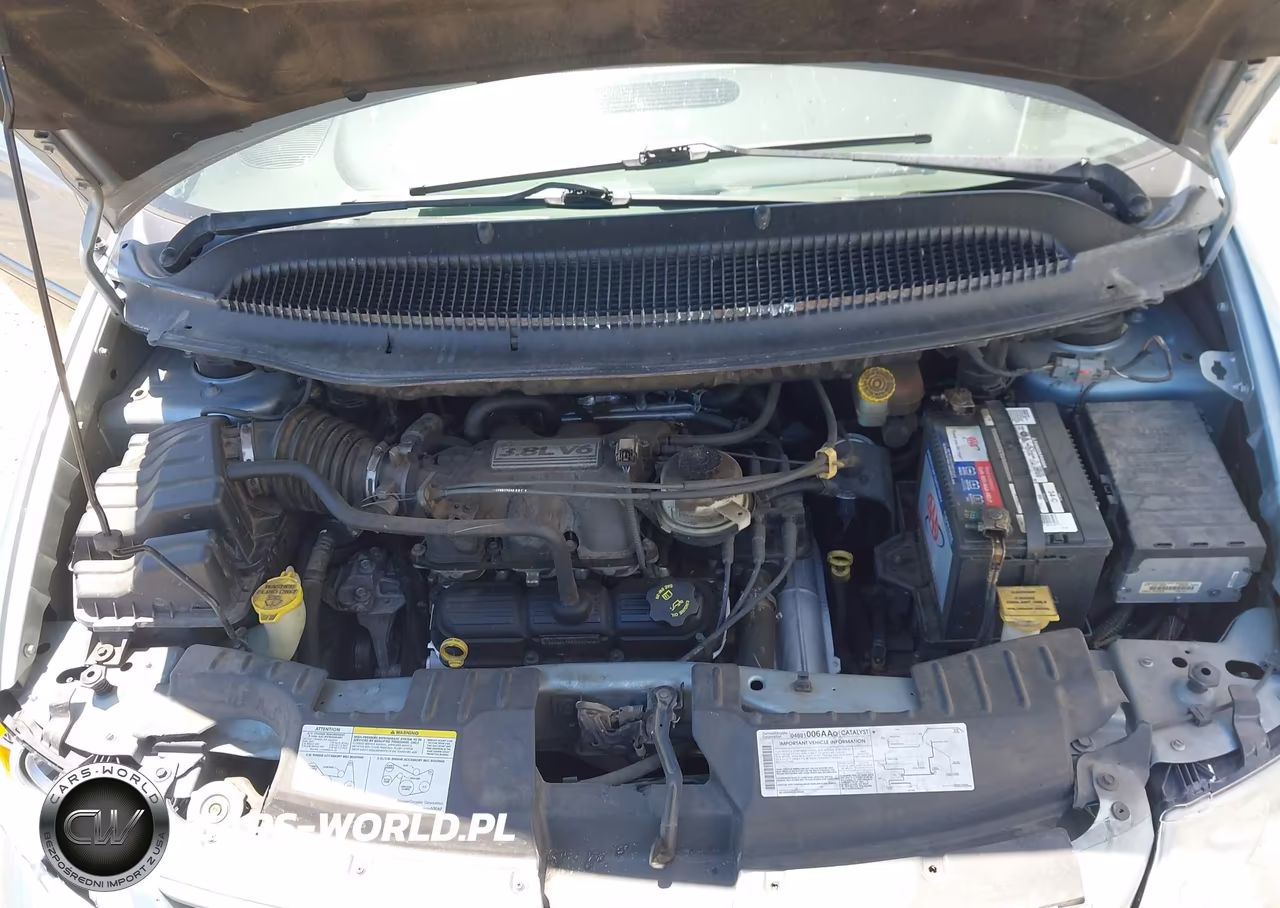 2005 Chrysler Town & Country Touring VIN:2C4GP54L15R194806 - 10