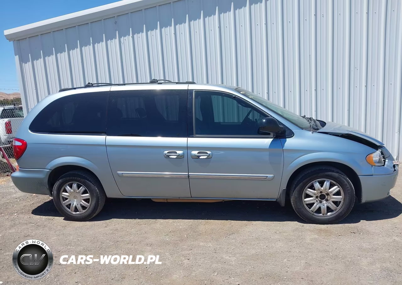2005 Chrysler Town & Country Touring VIN:2C4GP54L15R194806 - 13