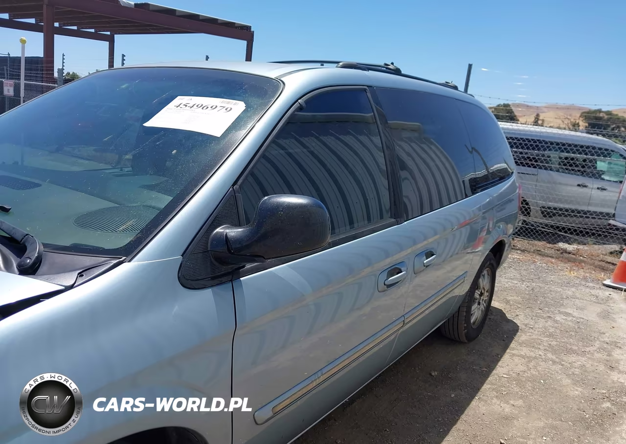2005 Chrysler Town & Country Touring VIN:2C4GP54L15R194806 - 14