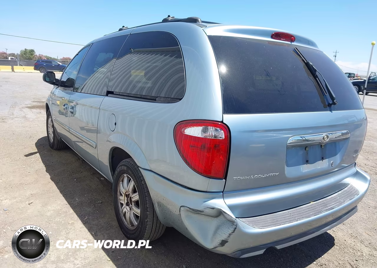 2005 Chrysler Town & Country Touring VIN:2C4GP54L15R194806 - 3