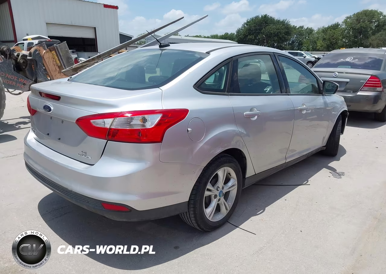 2014 Ford Focus Se VIN:1FADP3F25EL117639 - 4