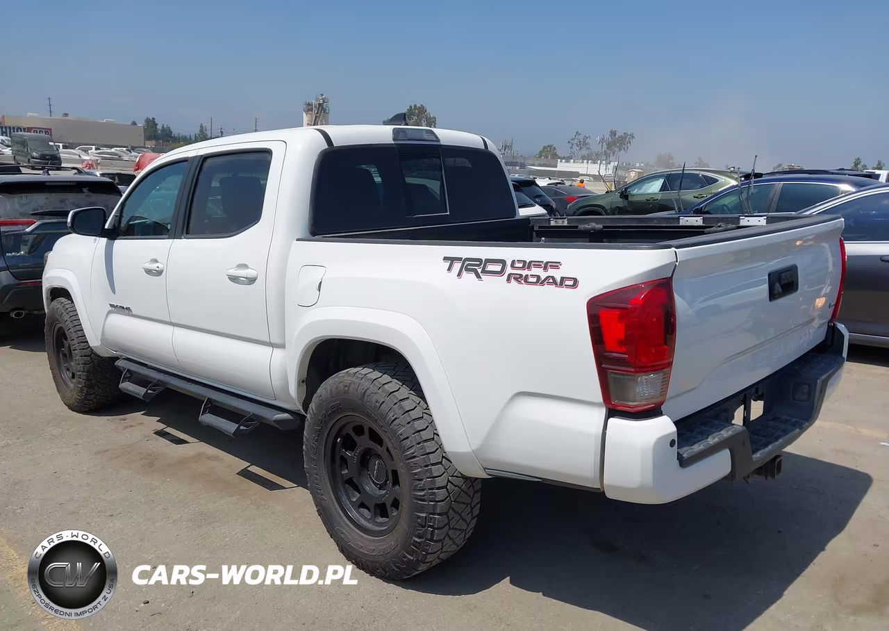 2019 Toyota Tacoma Trd Sport VIN:3TMCZ5AN4KM247144 - 3