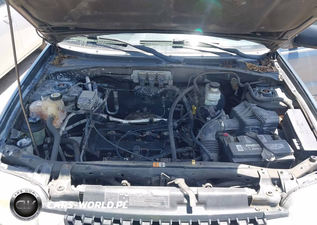 2005 Ford Escape Xls VIN:1FMYU02Z15KA69662 - 10