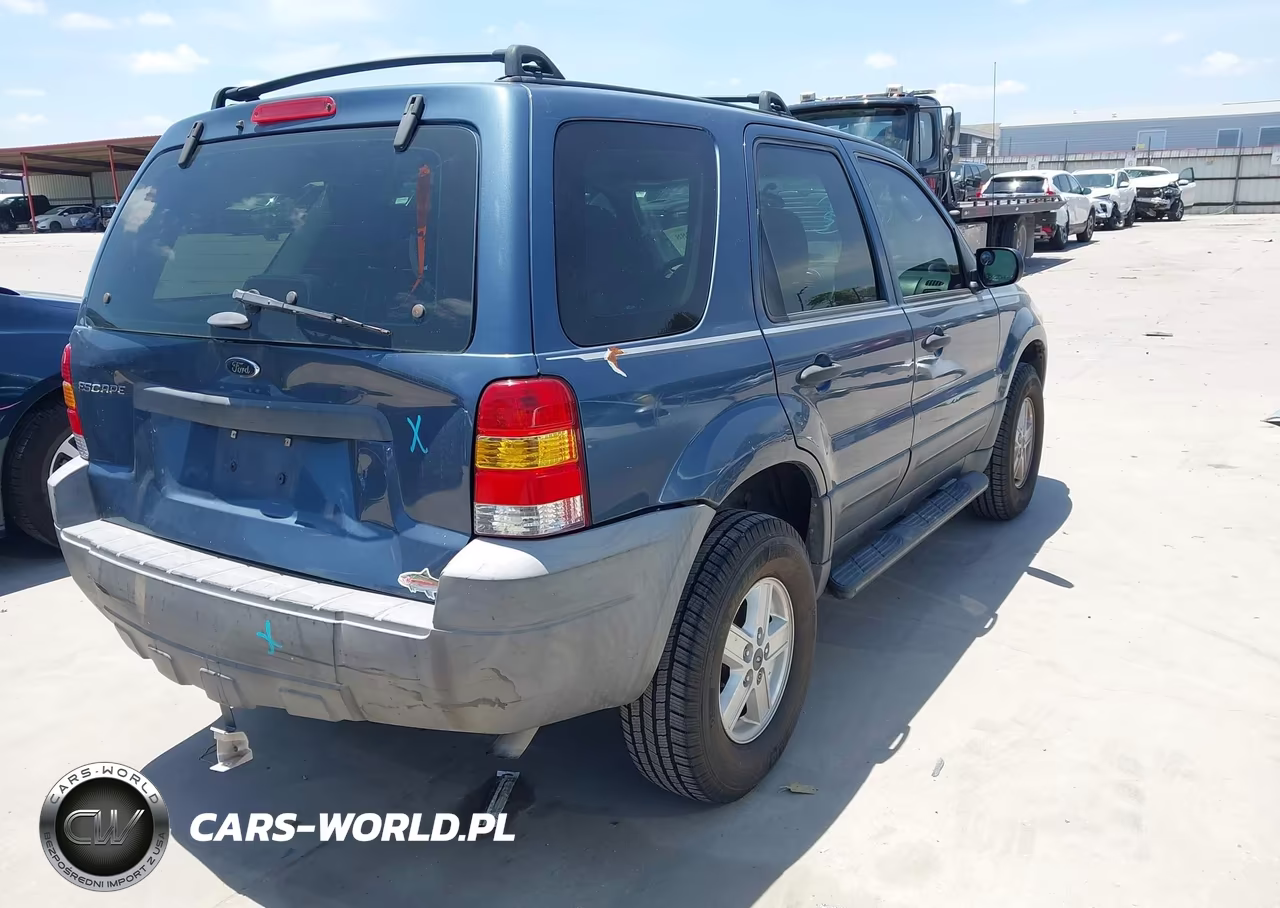 2005 Ford Escape Xls VIN:1FMYU02Z15KA69662 - 4