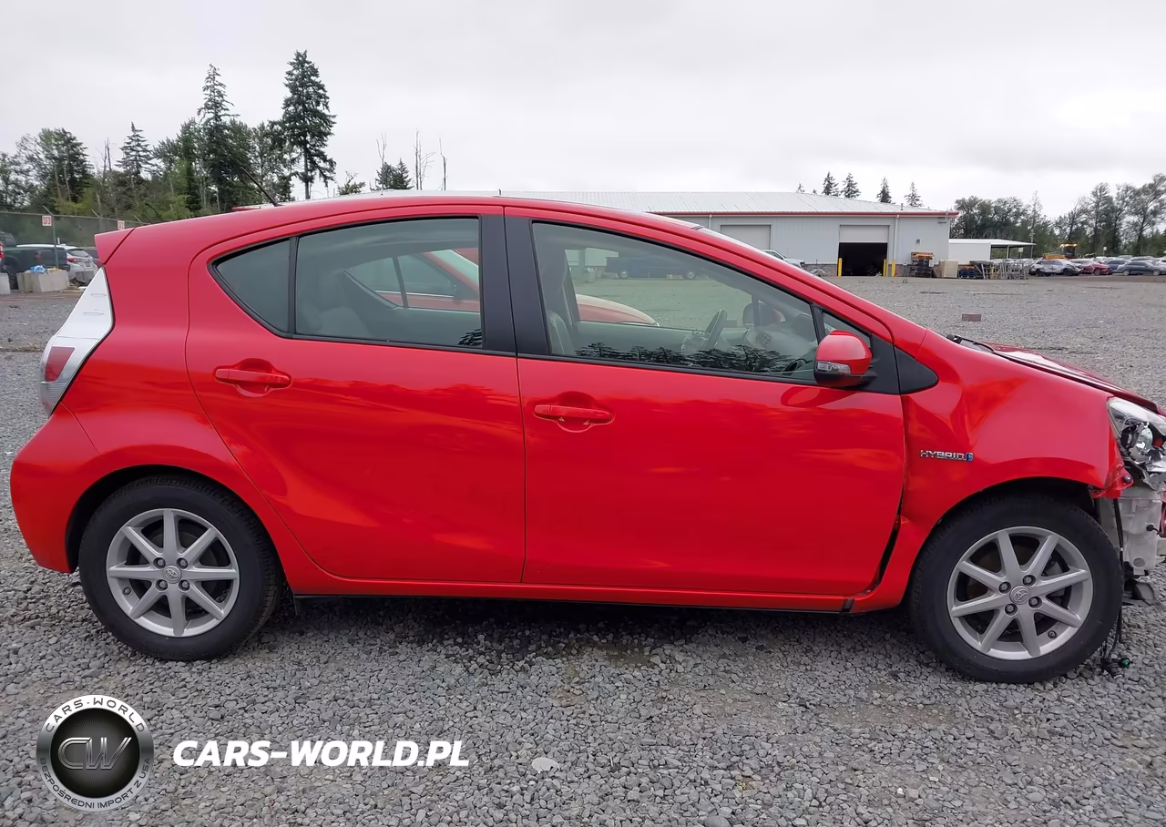 2013 Toyota Prius C Four VIN:JTDKDTB32D1052915 - 14