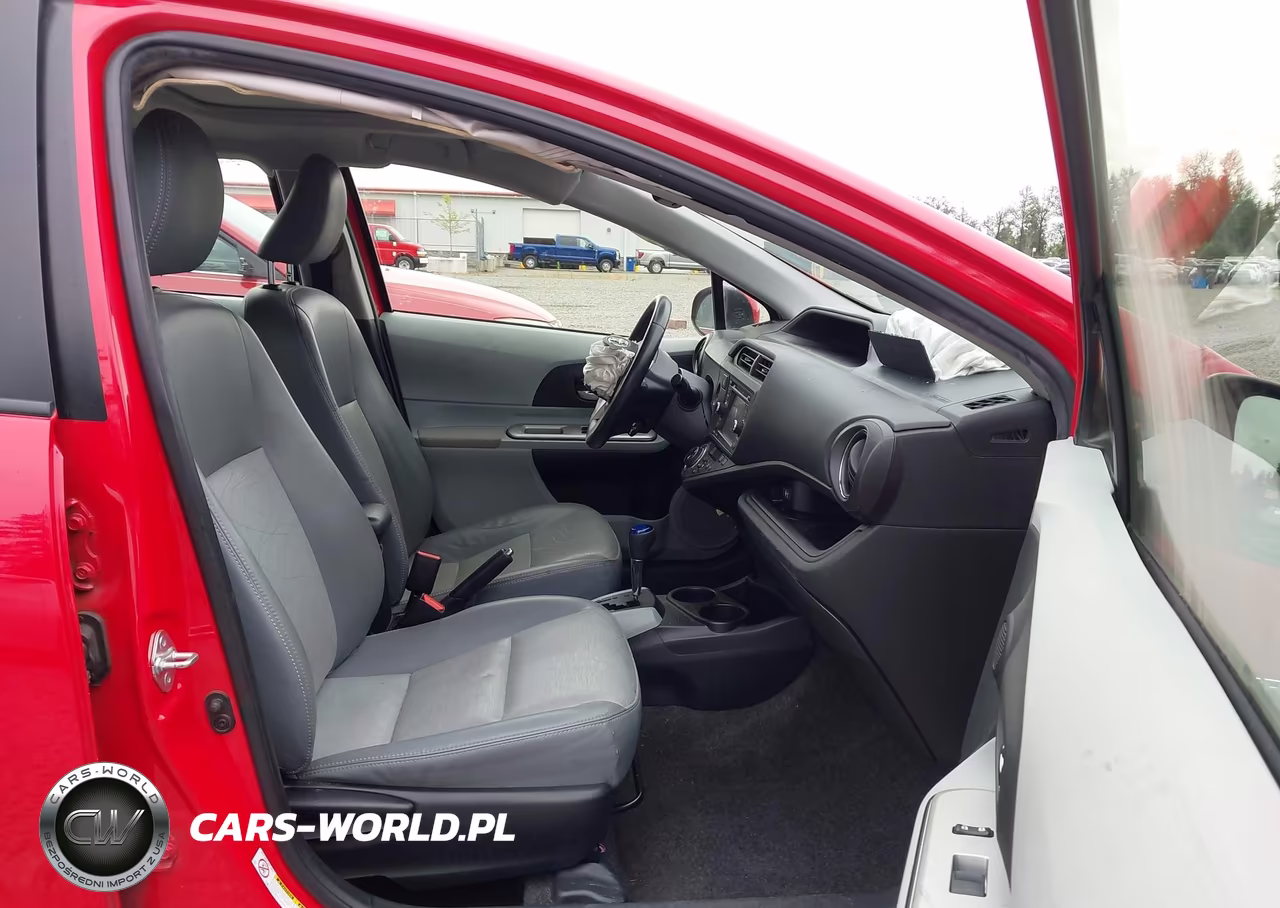 2013 Toyota Prius C Four VIN:JTDKDTB32D1052915 - 18