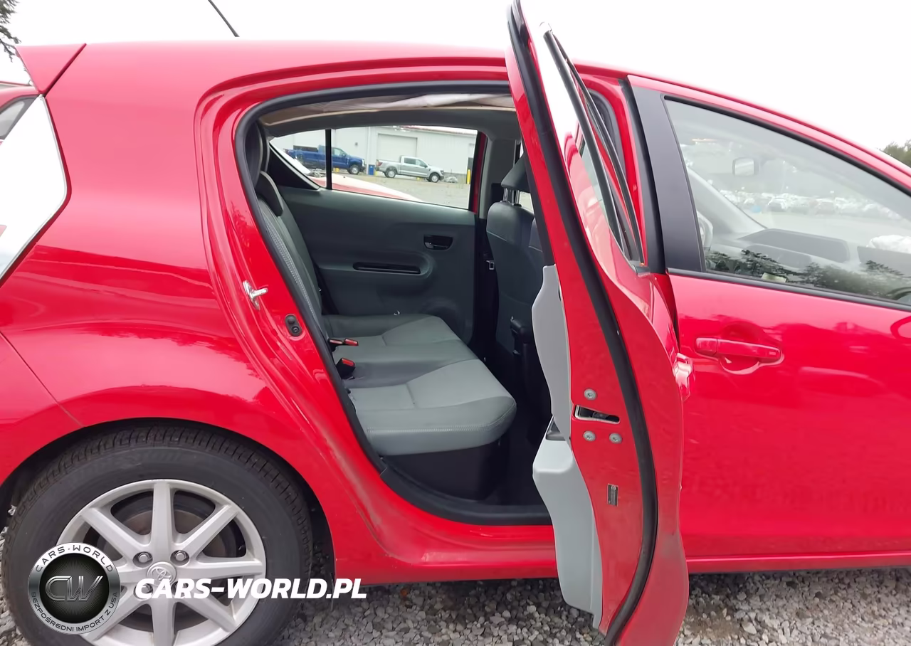 2013 Toyota Prius C Four VIN:JTDKDTB32D1052915 - 8