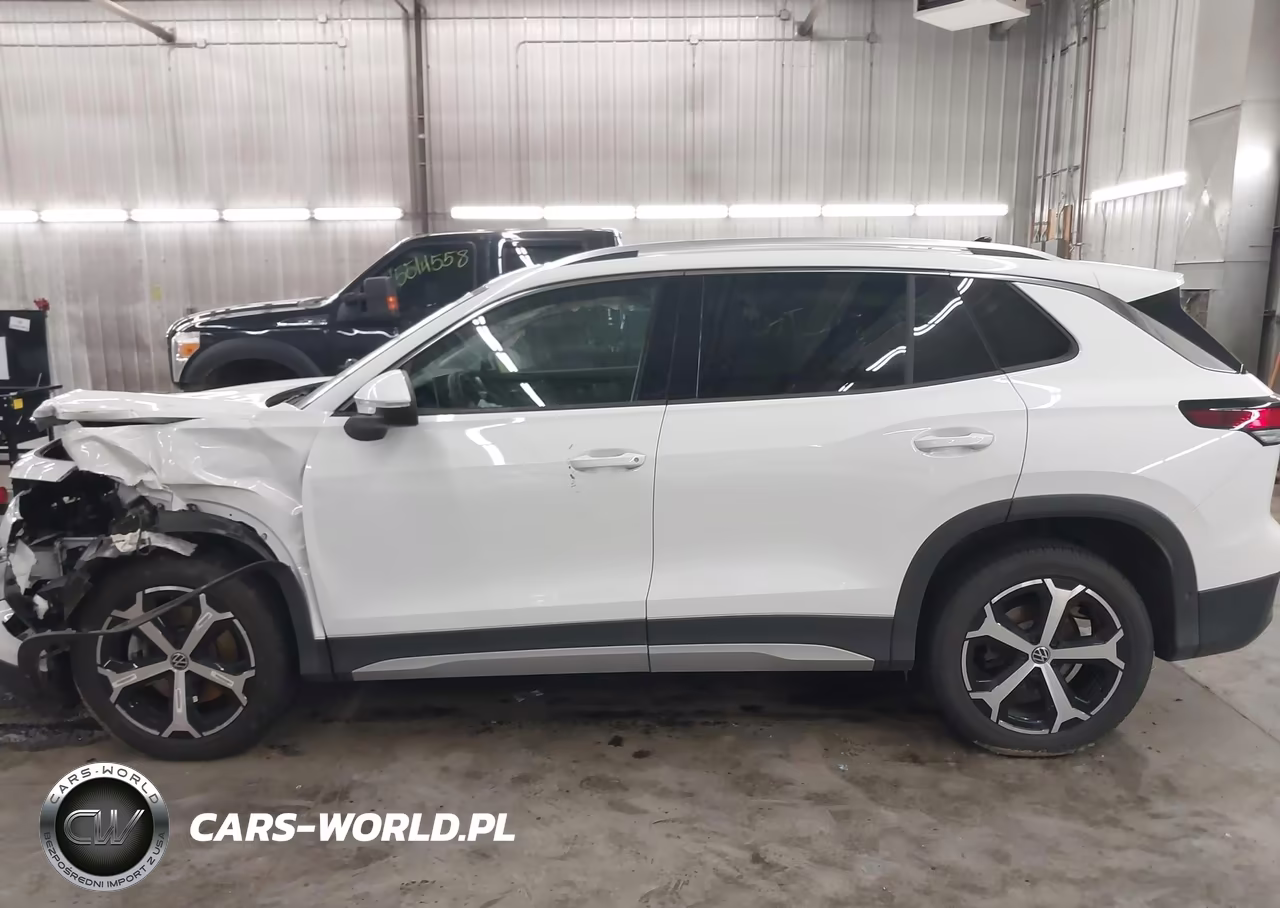 2025 Volkswagen Tiguan 2.0T Se VIN:3VVMR7RM6SM042261 - 14