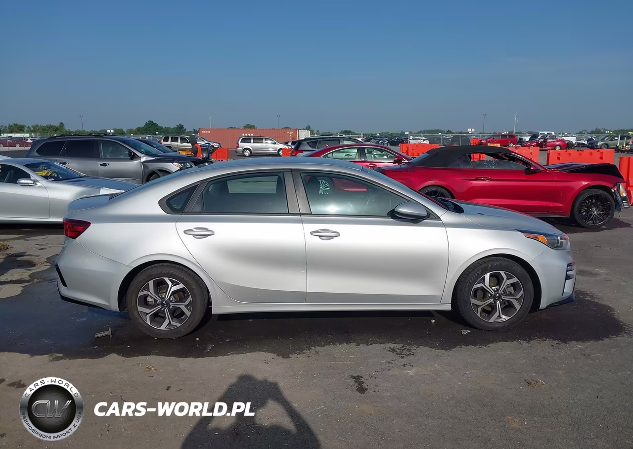 2019 Kia Forte Lxs VIN:3KPF24AD7KE061319 - 13