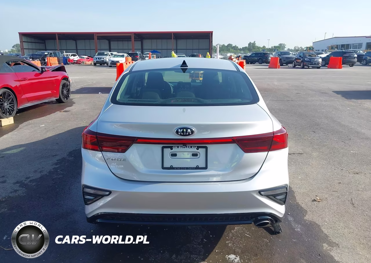 2019 Kia Forte Lxs VIN:3KPF24AD7KE061319 - 16