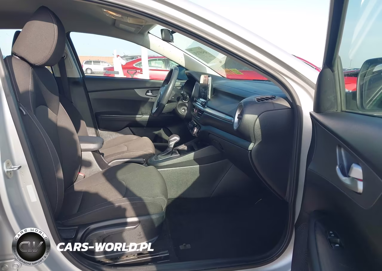 2019 Kia Forte Lxs VIN:3KPF24AD7KE061319 - 5