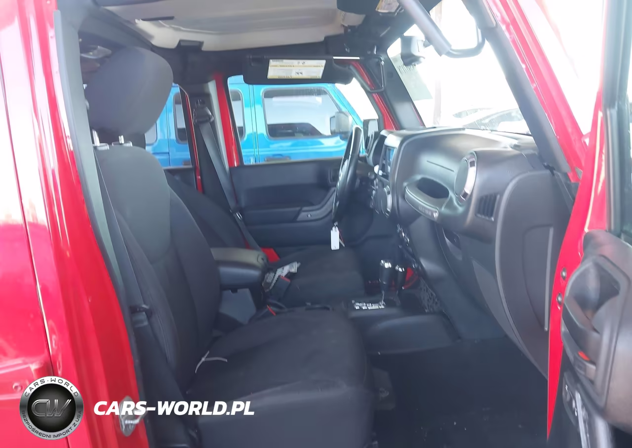 2015 Jeep Wrangler Unlimited Sport VIN:1C4HJWDG5FL533060 - 5