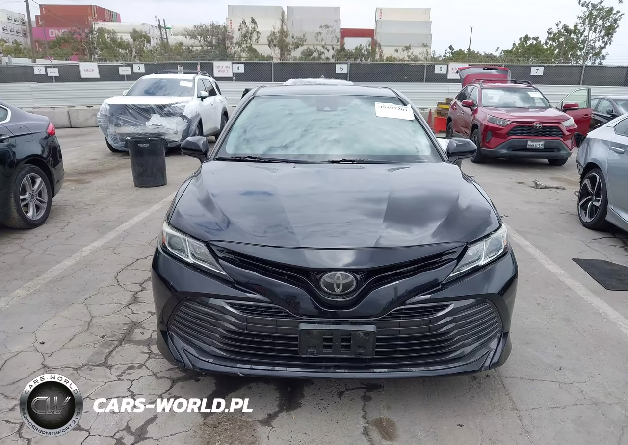 2019 Toyota Camry Le VIN:4T1B11HK5KU733962 - 12