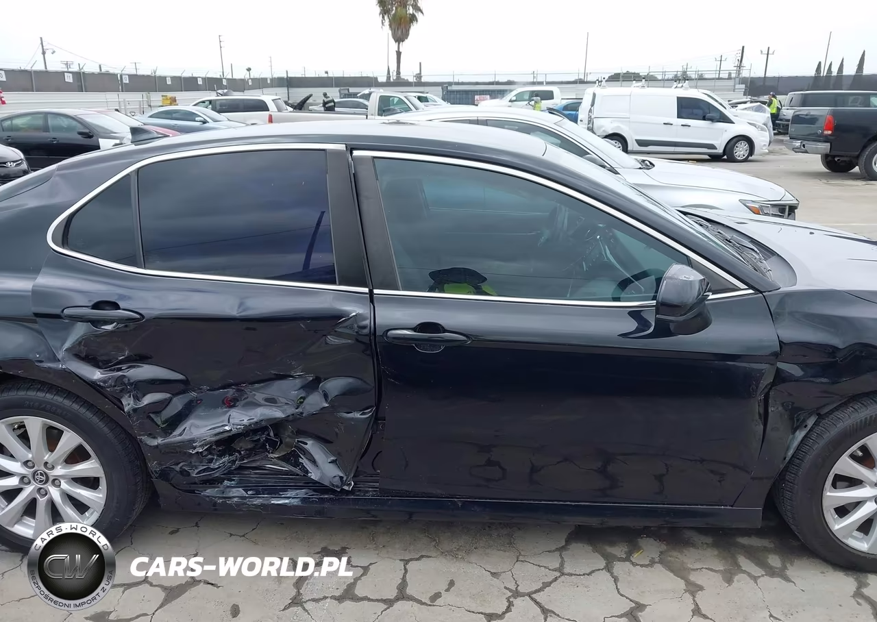 2019 Toyota Camry Le VIN:4T1B11HK5KU733962 - 13