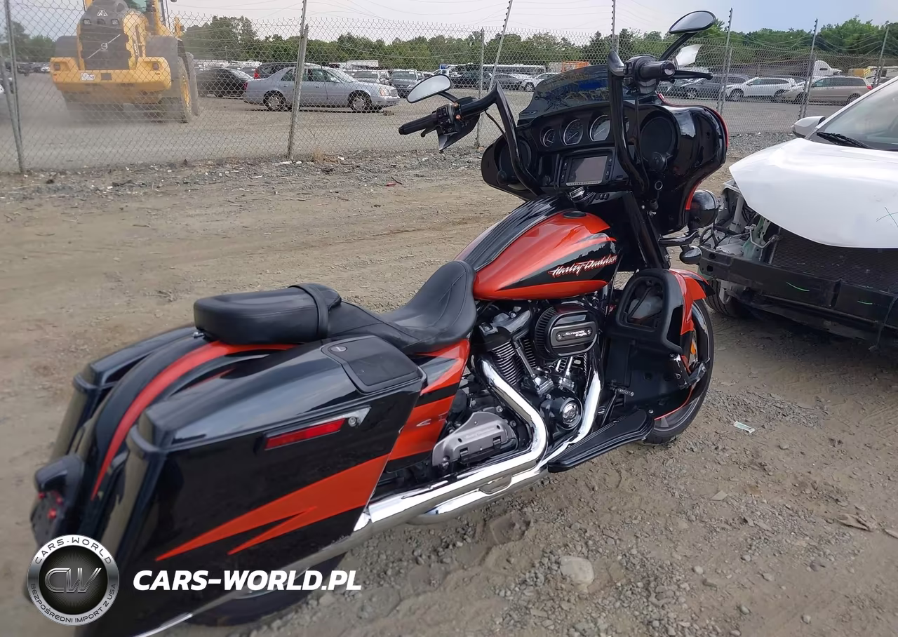 2017 Harley-Davidson Flhxse Cvo Street Glide VIN:1HD1PXF17HB961489 - 4