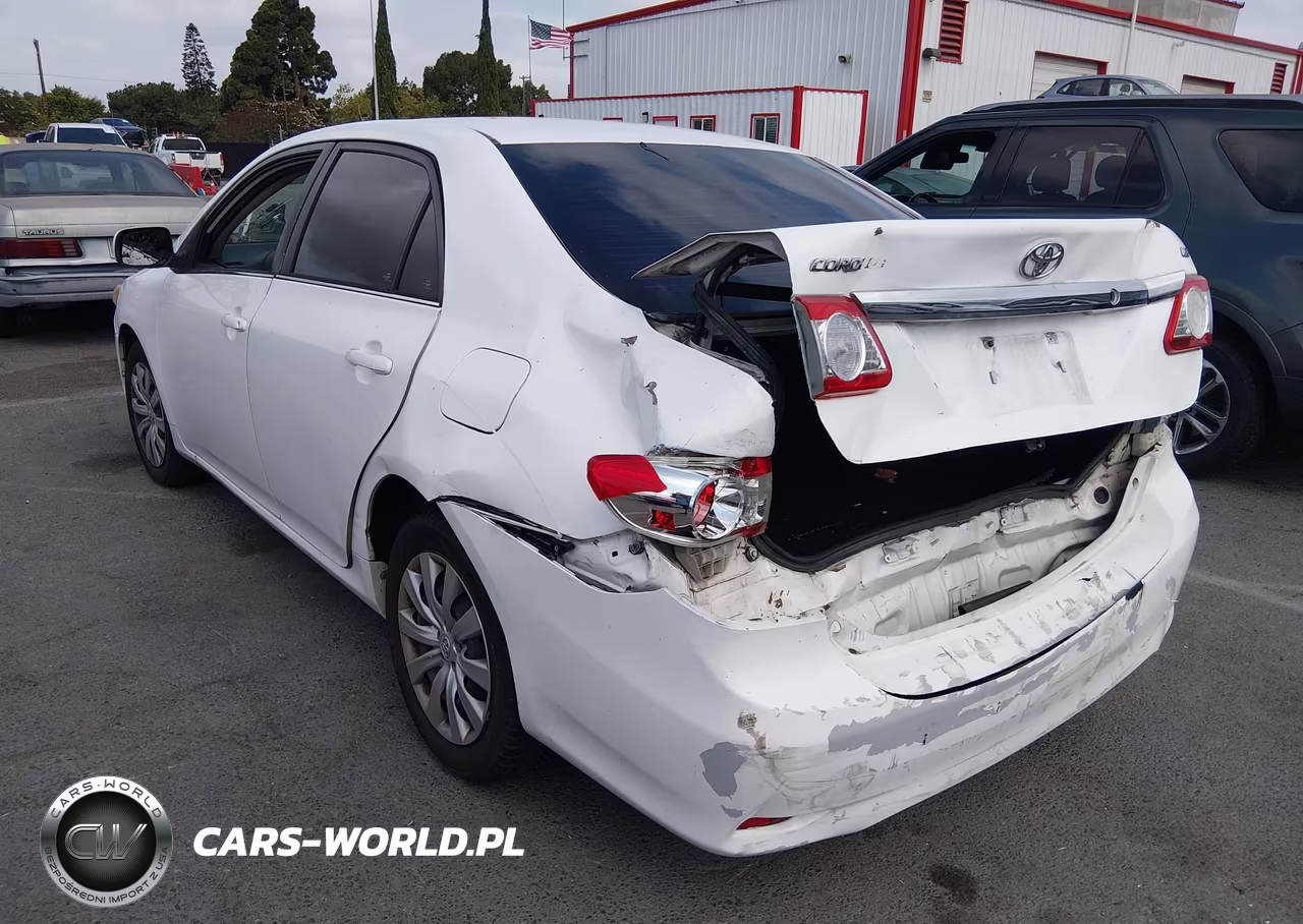 2013 Toyota Corolla Le VIN:5YFBU4EE0DP138481 - 3