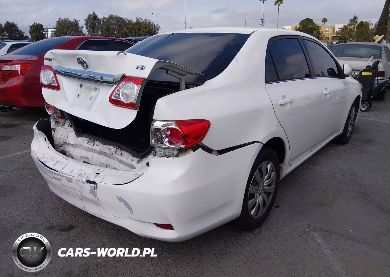 2013 Toyota Corolla Le VIN:5YFBU4EE0DP138481 - 4