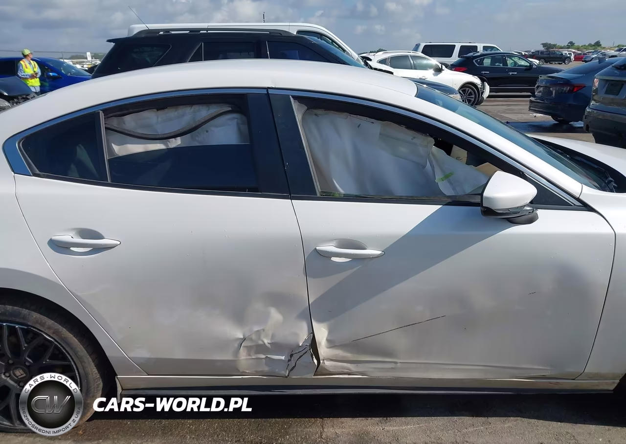 2020 Mazda Mazda3 Select Package VIN:3MZBPACL3LM135875 - 13