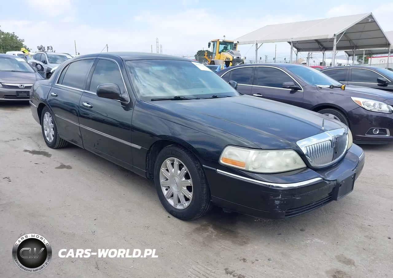 2011 Lincoln Town Car Signature Limited