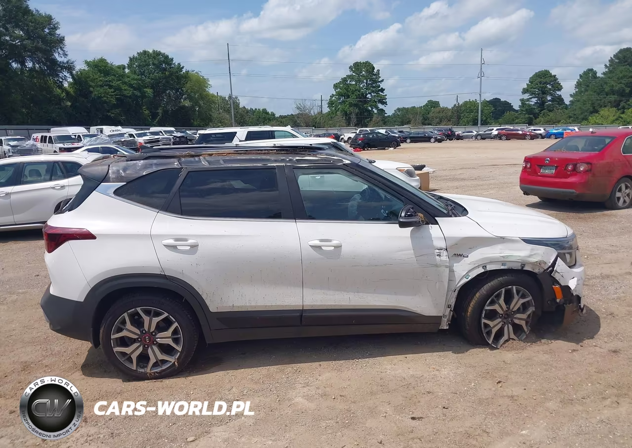 2021 Kia Seltos S Turbo VIN:KNDEUCA23M7093881 - 13