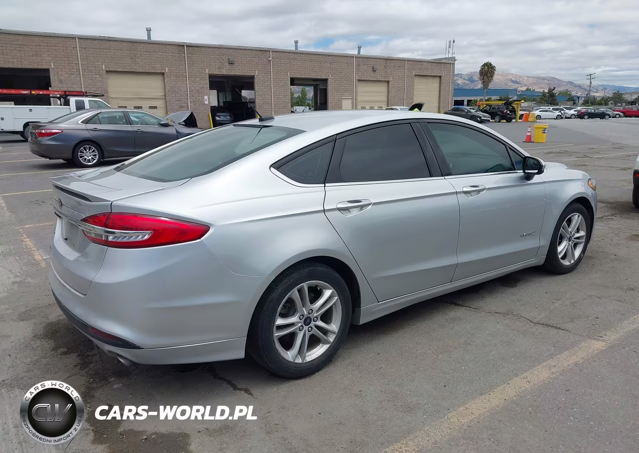 2018 Ford Fusion Hybrid Se VIN:3FA6P0LU4JR247808 - 4