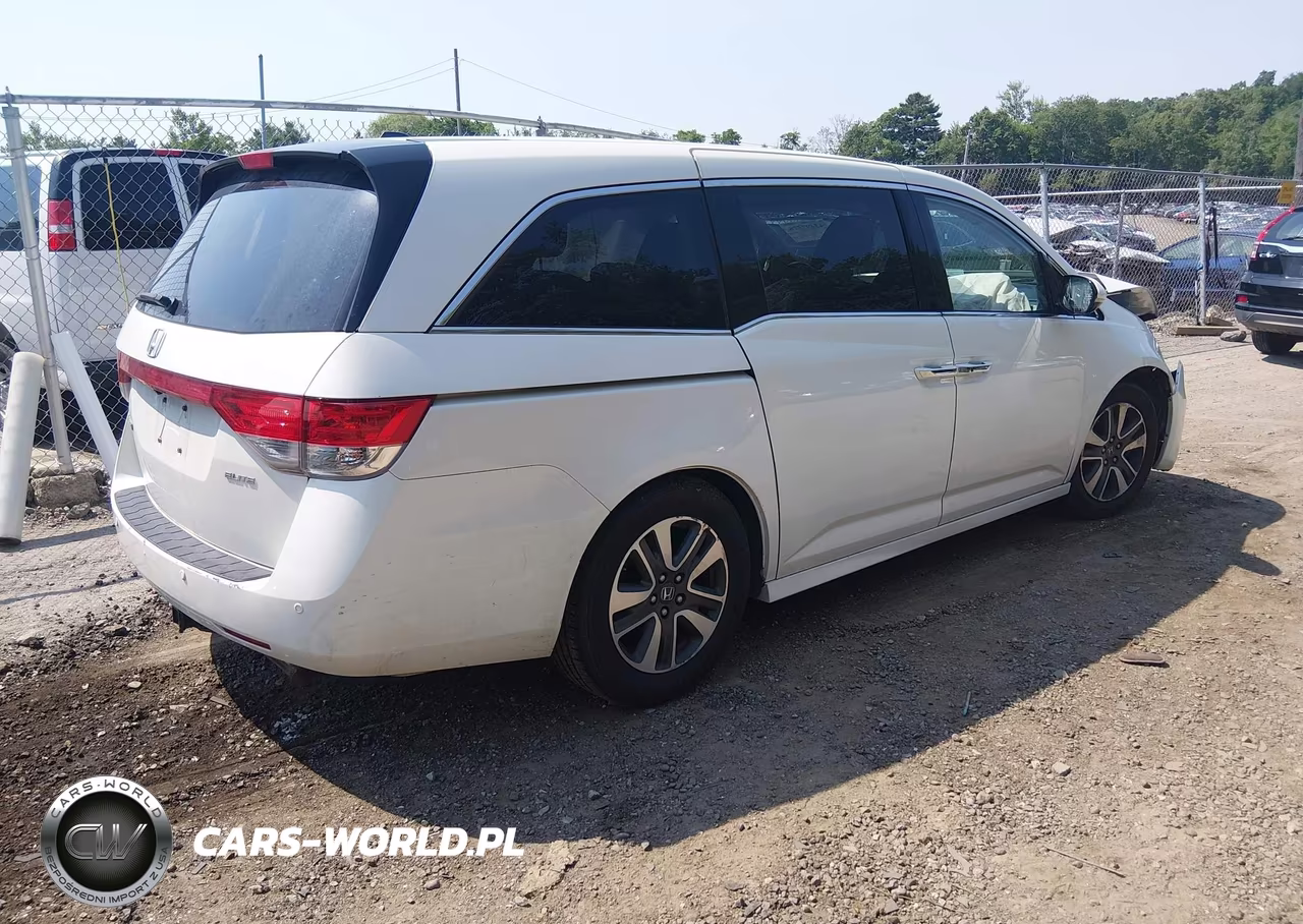2015 Honda Odyssey Touring-Touring Elite VIN:5FNRL5H99FB045916 - 4