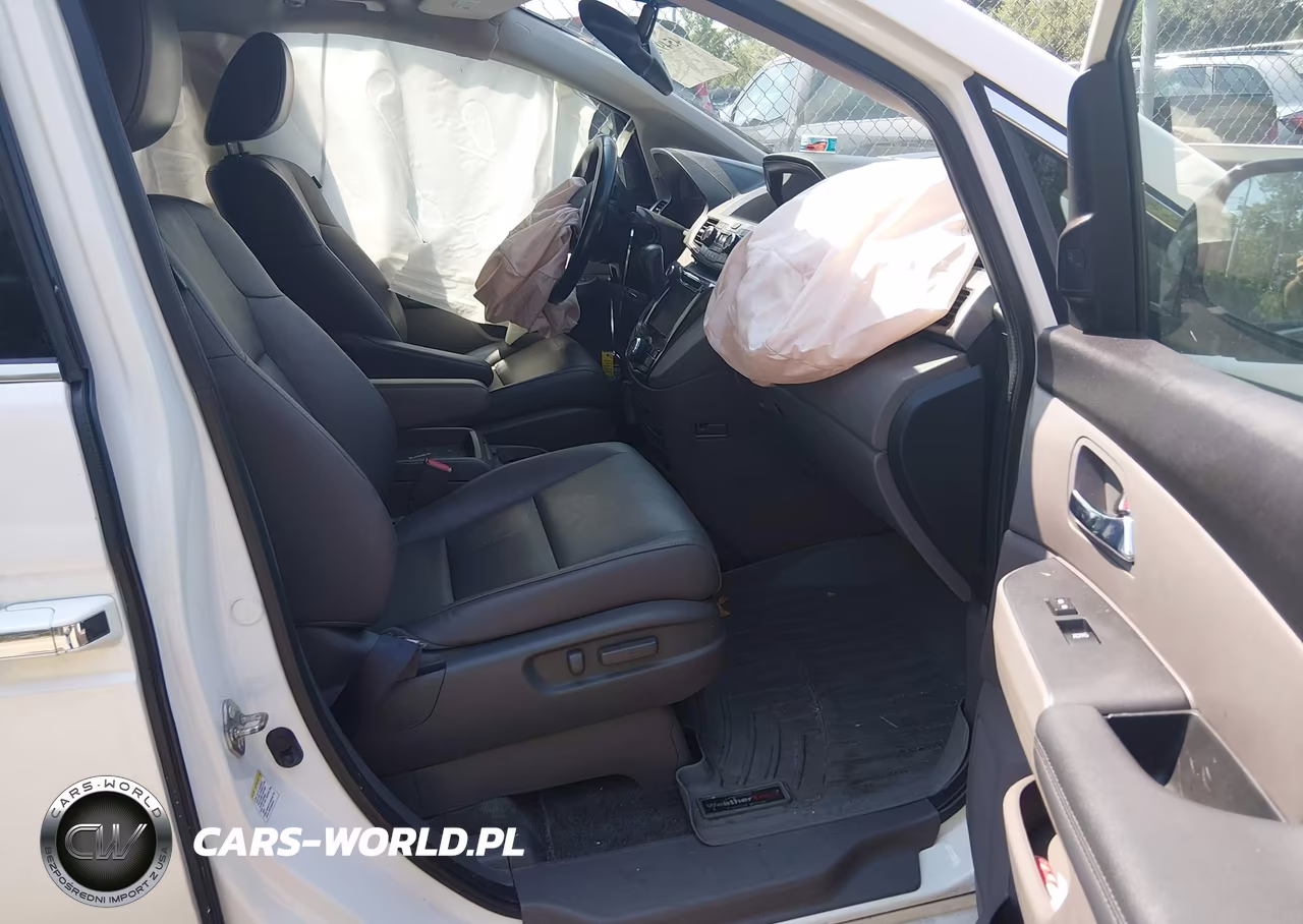 2015 Honda Odyssey Touring-Touring Elite VIN:5FNRL5H99FB045916 - 5