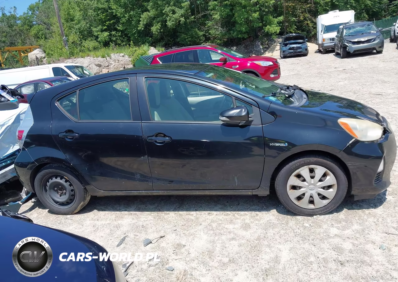 2013 Toyota Prius C One VIN:JTDKDTB39D1554949 - 13
