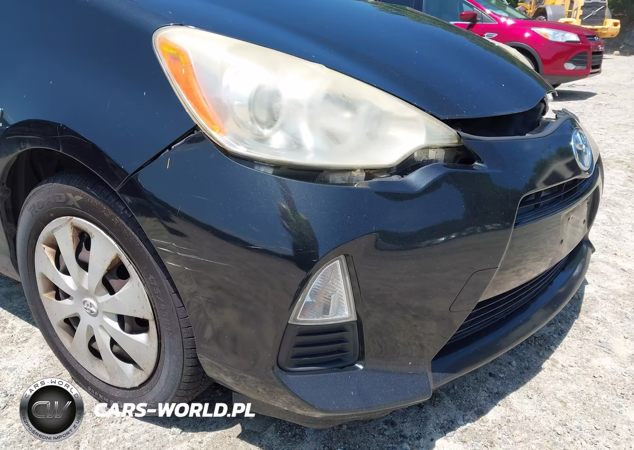 2013 Toyota Prius C One VIN:JTDKDTB39D1554949 - 18