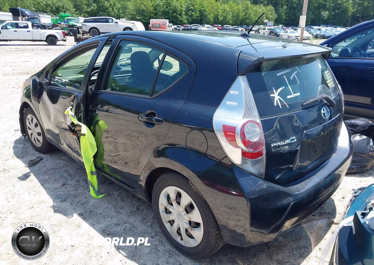 2013 Toyota Prius C One VIN:JTDKDTB39D1554949 - 3