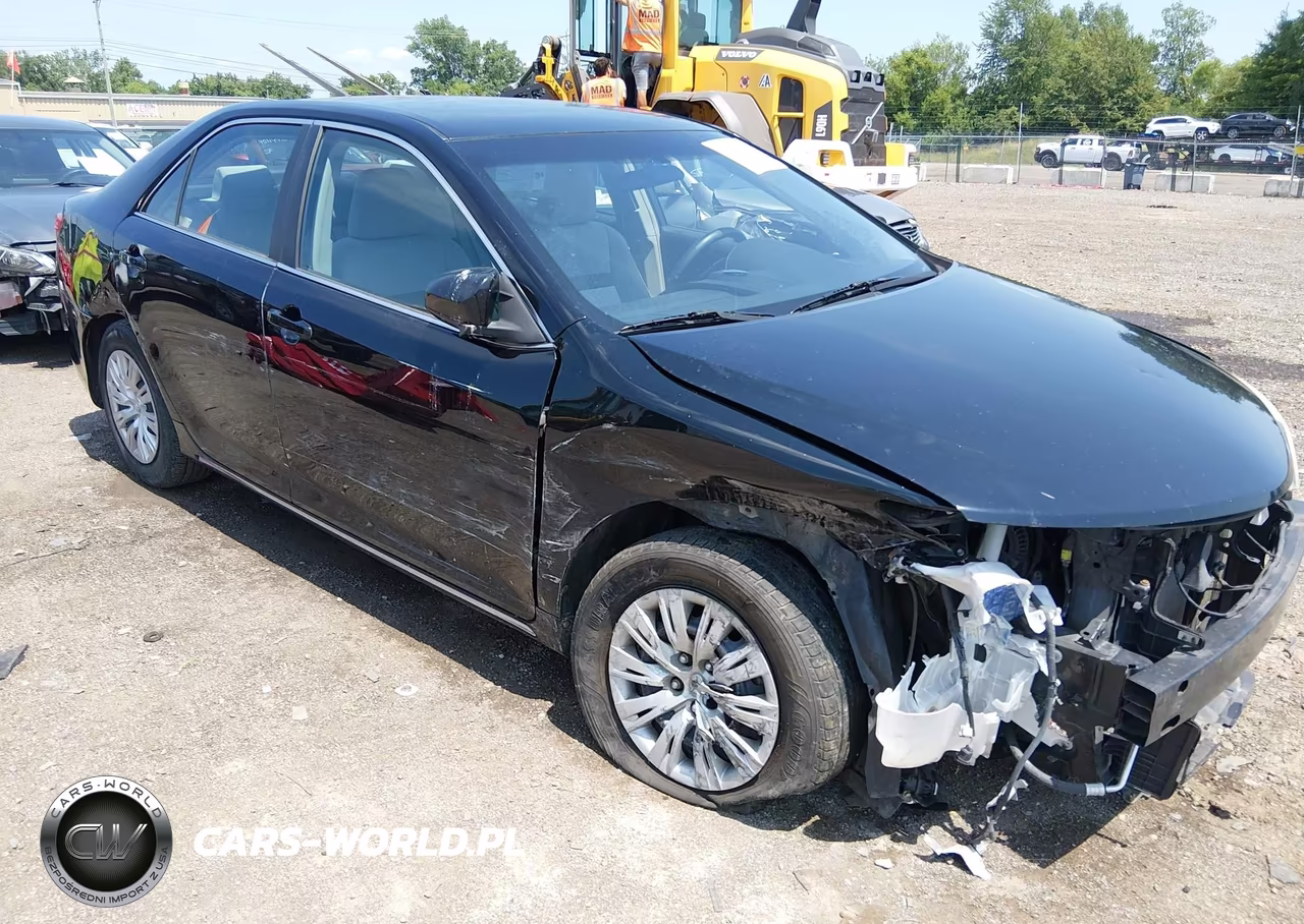 2013 Toyota Camry Le – zdjęcie 1 z 20