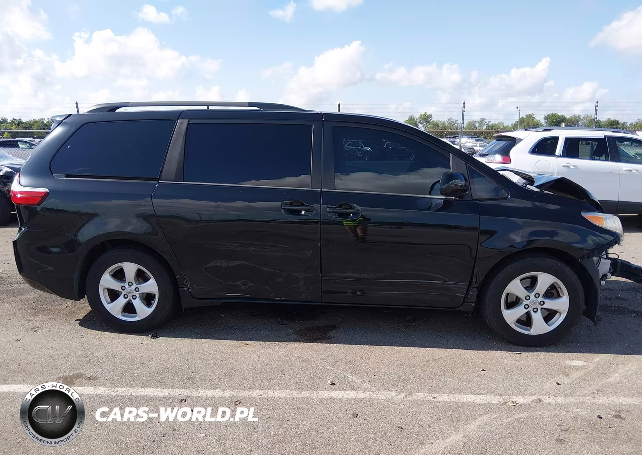 2015 Toyota Sienna Le 8 Passenger VIN:5TDKK3DC8FS660818 - 13