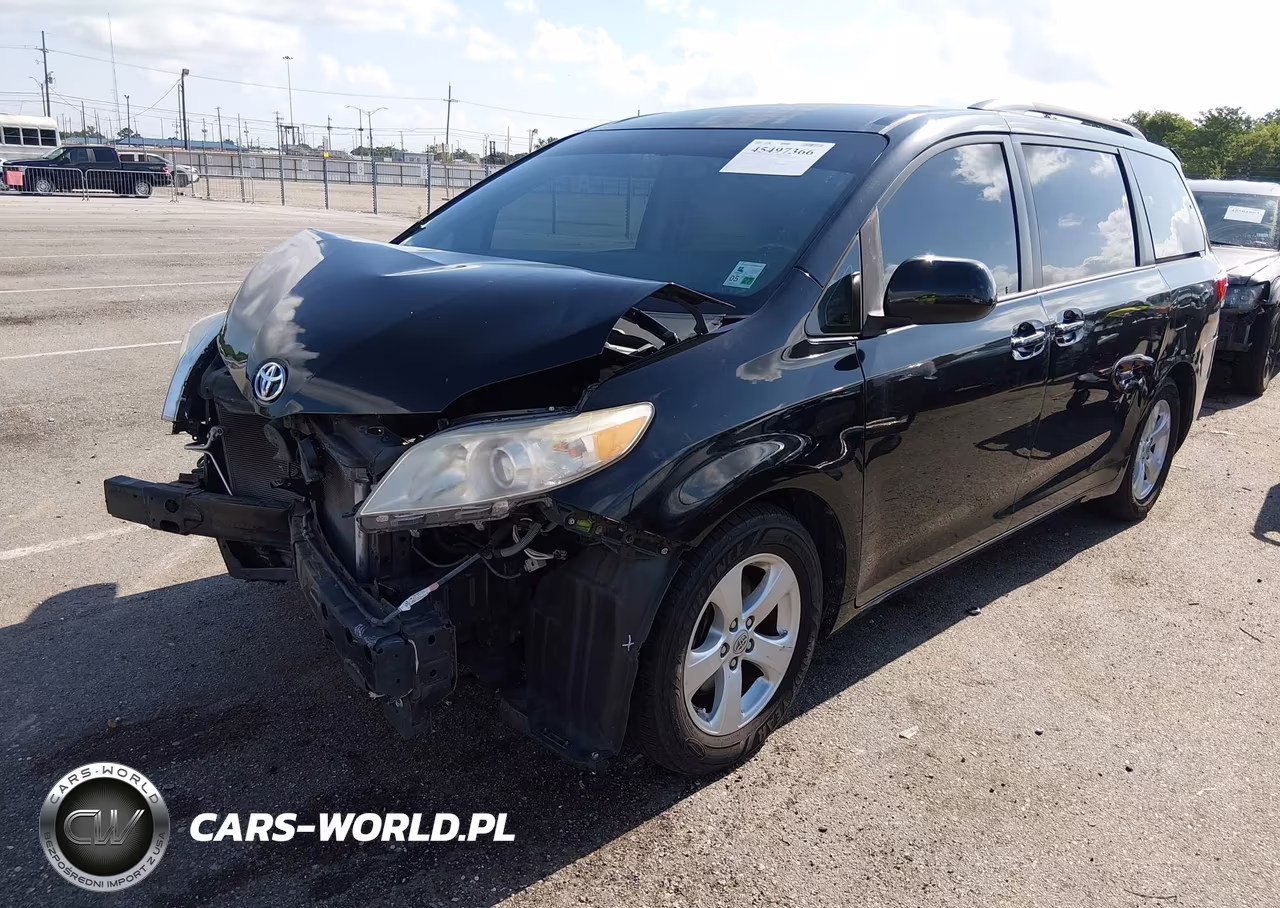 2015 Toyota Sienna Le 8 Passenger VIN:5TDKK3DC8FS660818 - 2