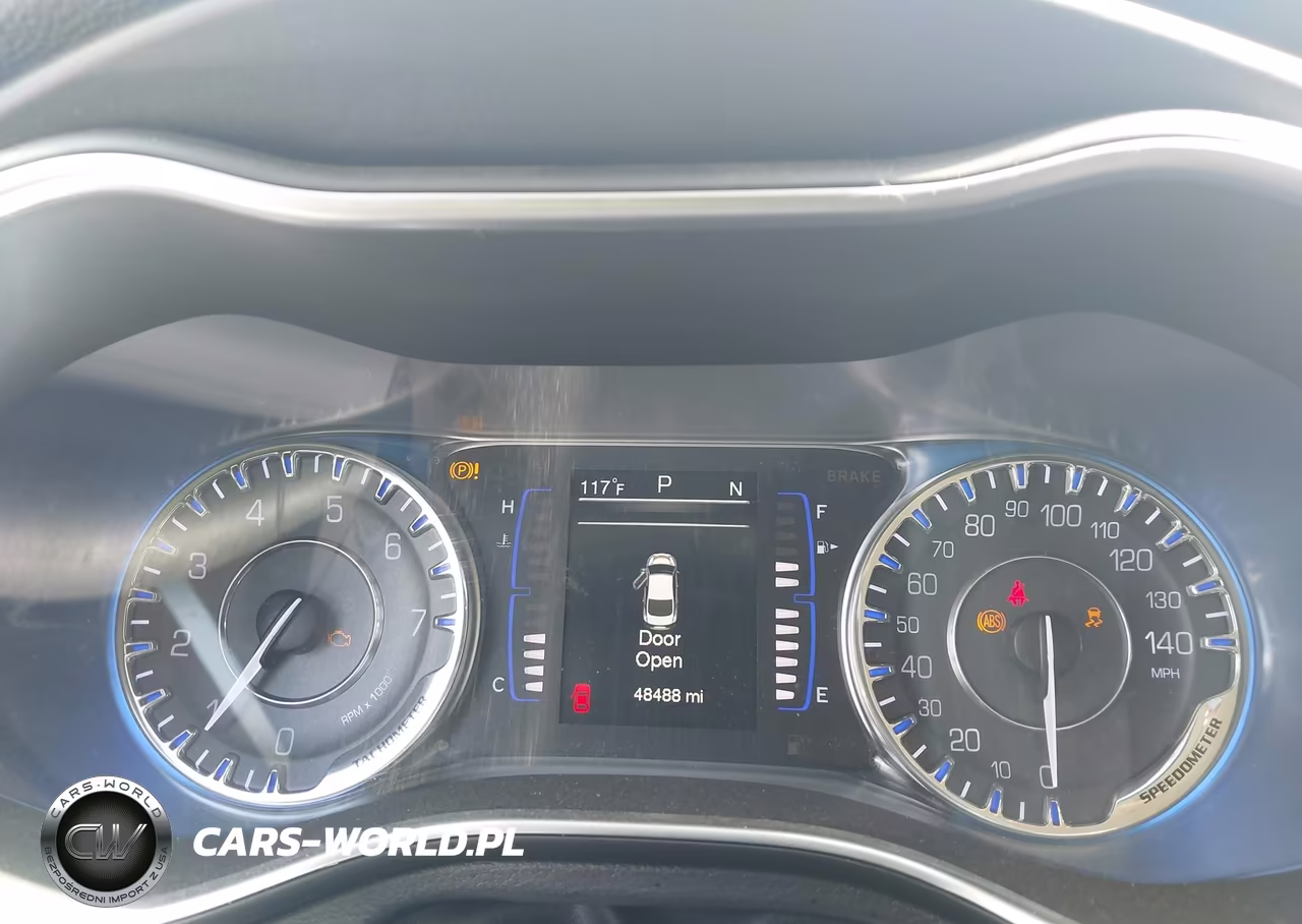 2017 Chrysler 200 Limited Platinum VIN:1C3CCCAB4HN505354 - 7