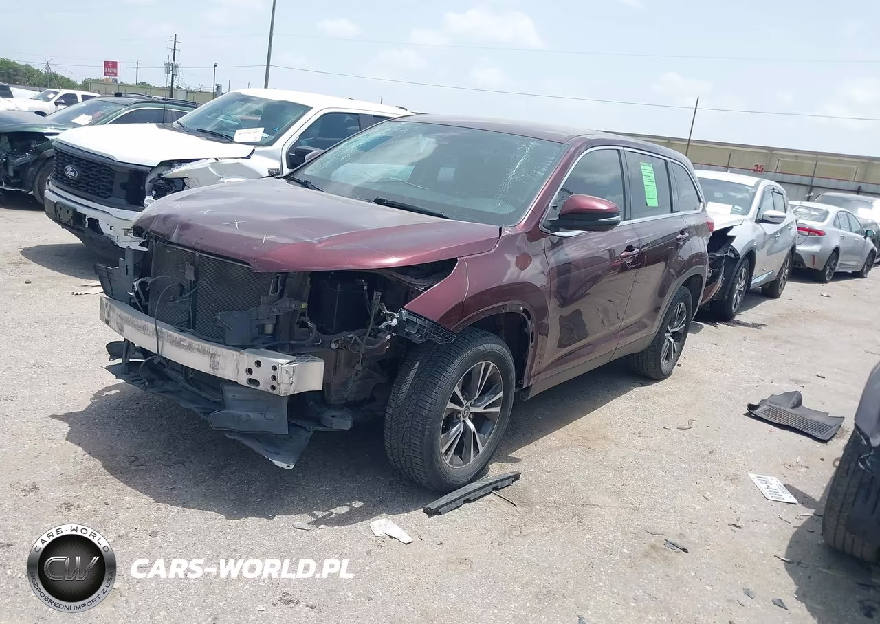 2019 Toyota Highlander Le VIN:5TDZARFH8KS051591 - 2