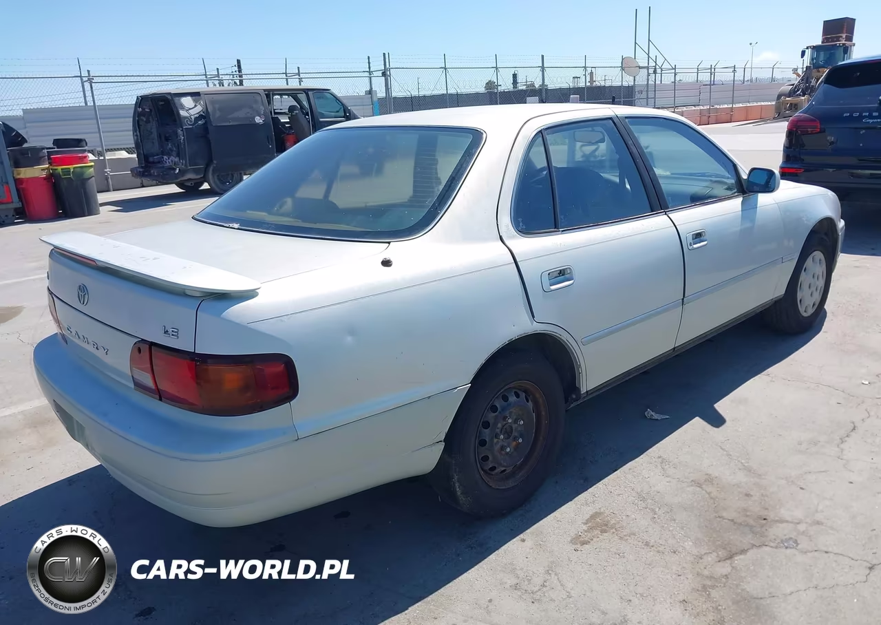 1996 Toyota Camry Dx-Le-Xle VIN:4T1BG12K3TU696497 - 4