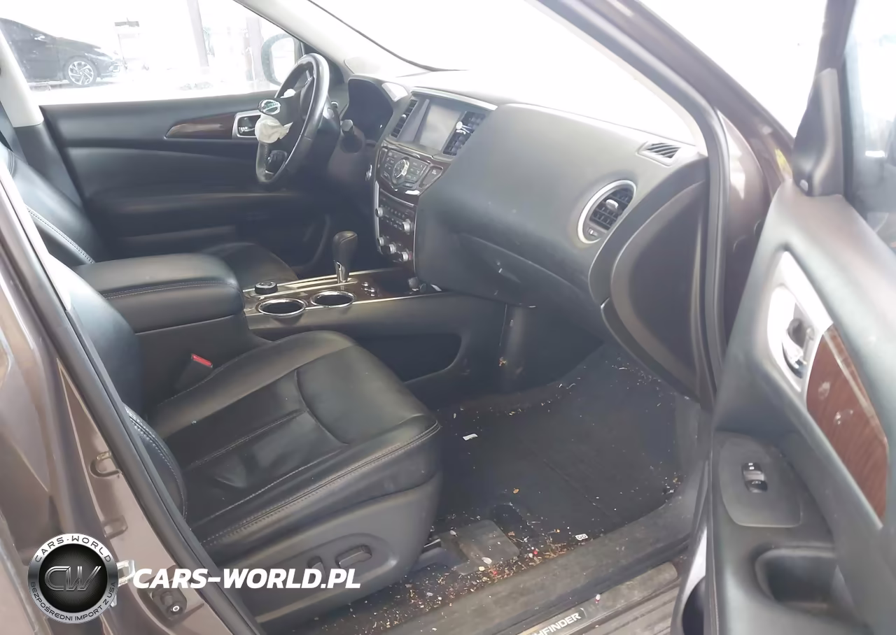 2015 Nissan Pathfinder Platinum VIN:5N1AR2MM6FC702071 - 5