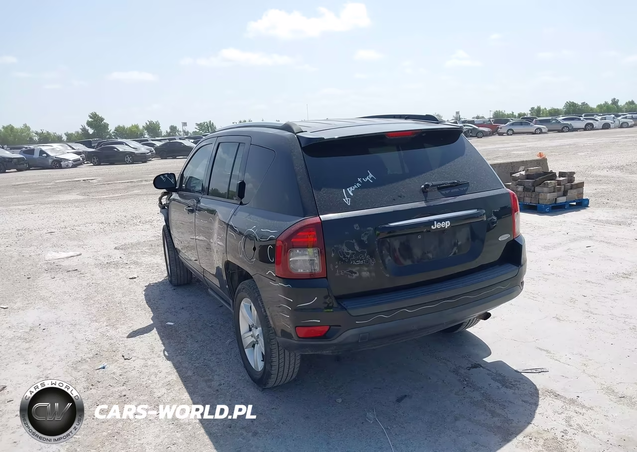 2014 Jeep Compass Latitude VIN:1C4NJCEA7ED643693 - 3