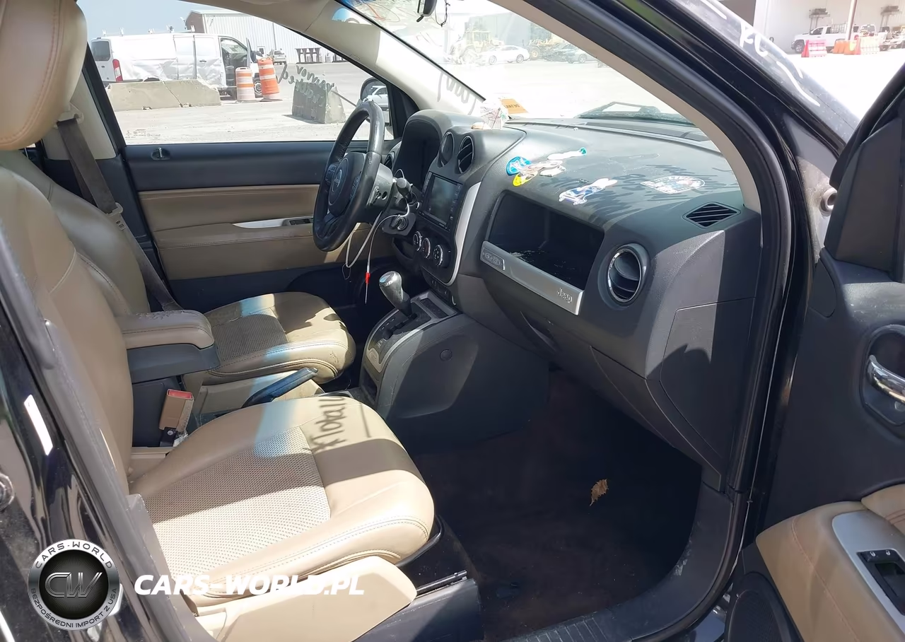 2014 Jeep Compass Latitude VIN:1C4NJCEA7ED643693 - 5