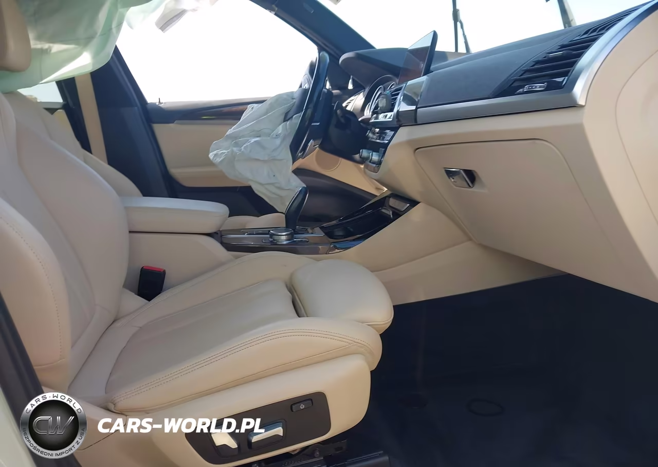 2019 BMW X3 xDrive30I VIN:5UXTR9C56KLE12974 - 5