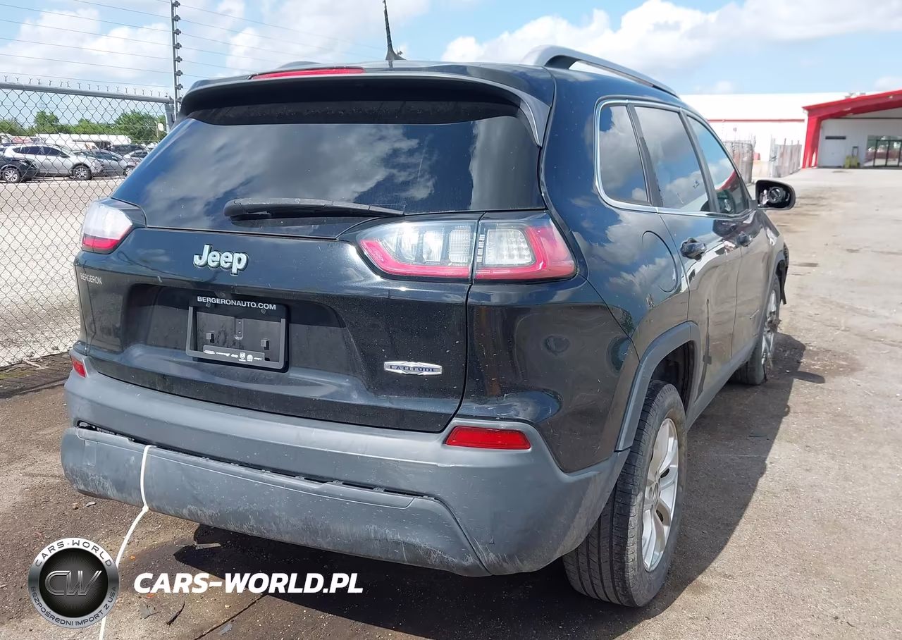 2019 Jeep Cherokee Latitude Fwd VIN:1C4PJLCB9KD203328 - 4