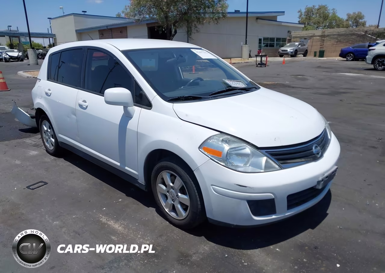 2012 Nissan Versa 1.8 S – zdjęcie 1 z 12