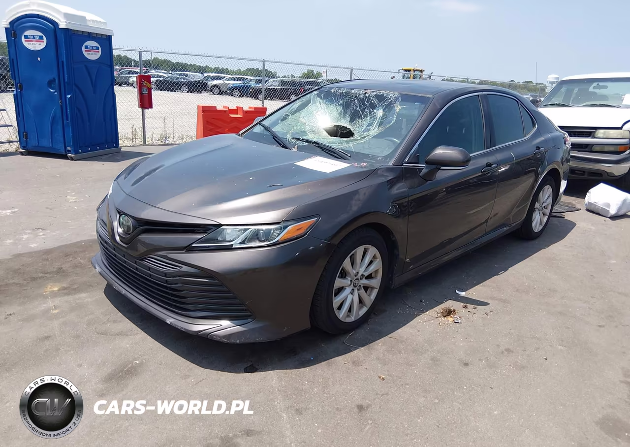2018 Toyota Camry Le VIN:4T1B11HK1JU598932 - 2