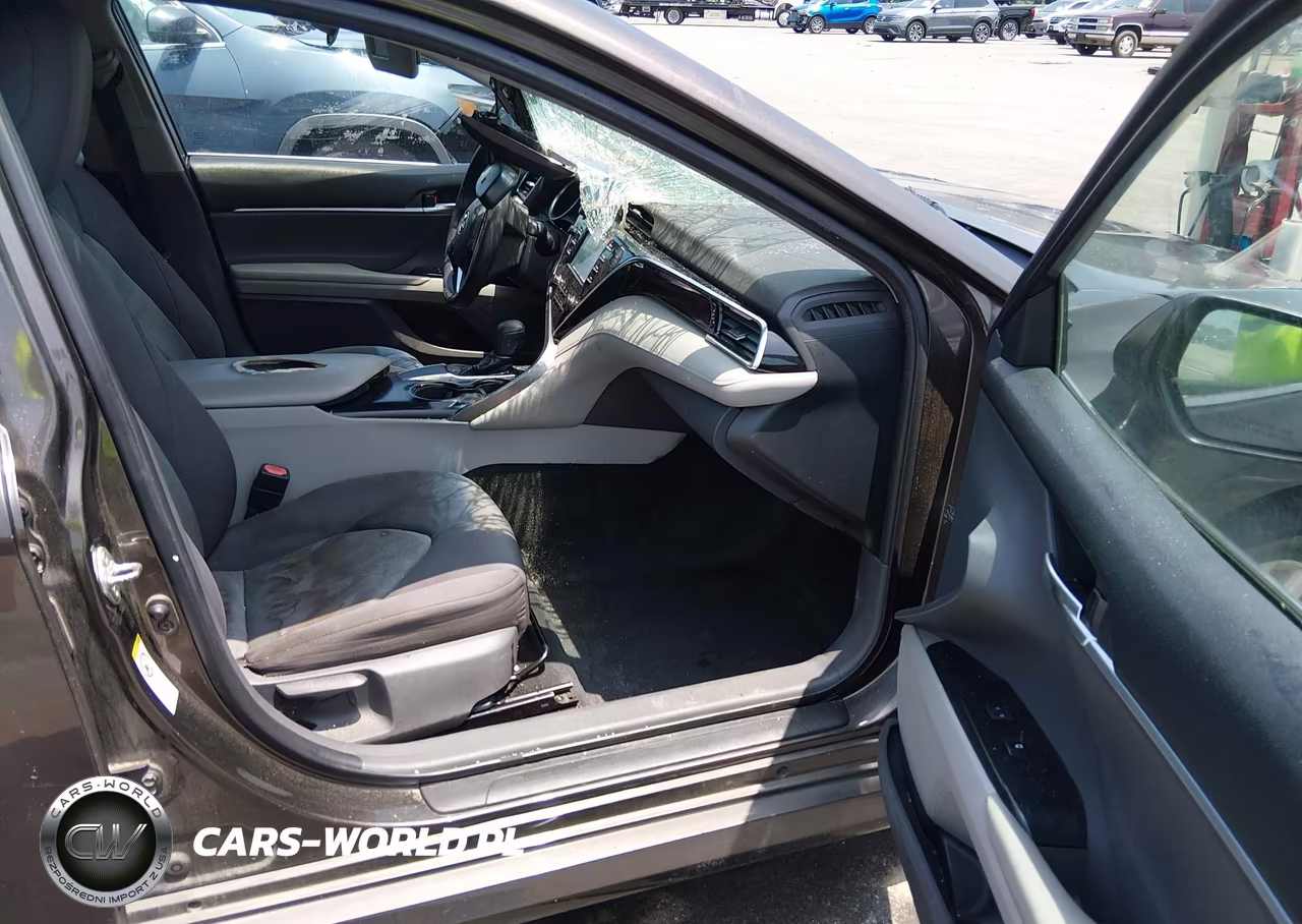 2018 Toyota Camry Le VIN:4T1B11HK1JU598932 - 5