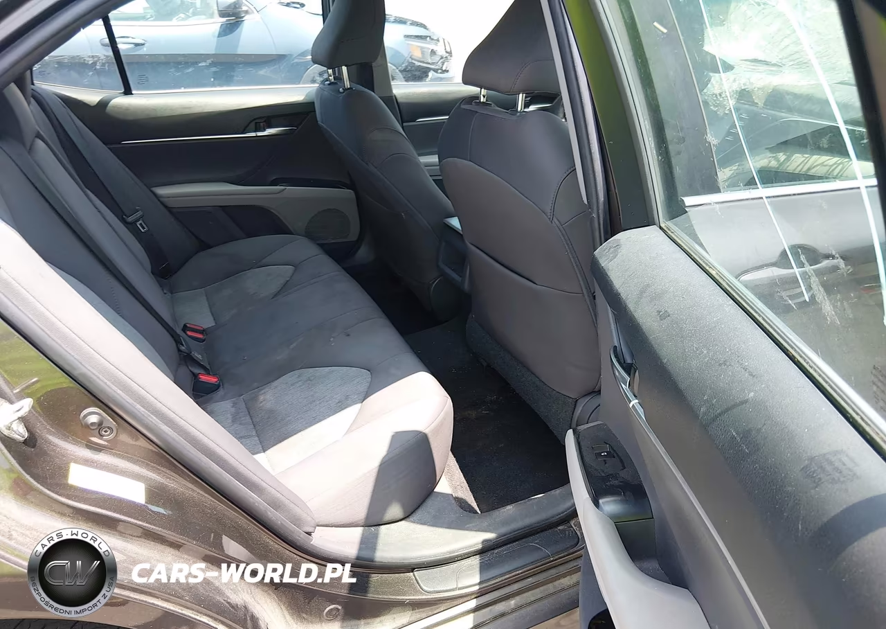 2018 Toyota Camry Le VIN:4T1B11HK1JU598932 - 8